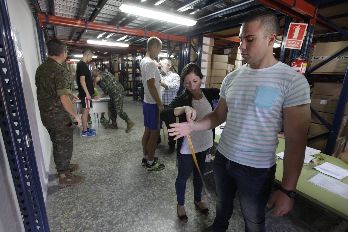 Martes, 2 de junio: El Centro de formación de tropa número 1 de Cáceres, Cefot, recibió a 630 nuevos alumnos para convertirse en soldados. Durante la jornada los chicos y chicas se preparan para el periodo de formación. Fotografía: Lorenzo Cordero