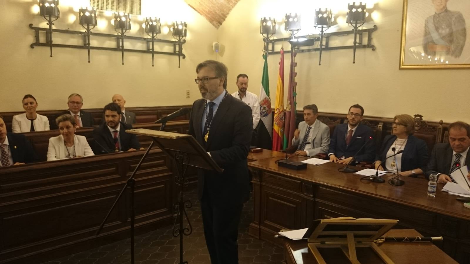 Así ha sido la investidura de Pizarro en Plasencia