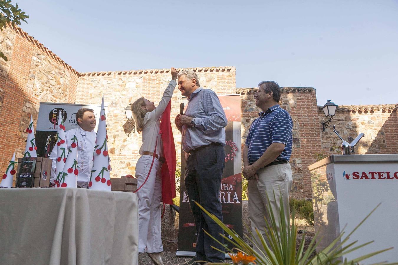 Fernando Romay cocina con cerezas del Jerte en Cáceres