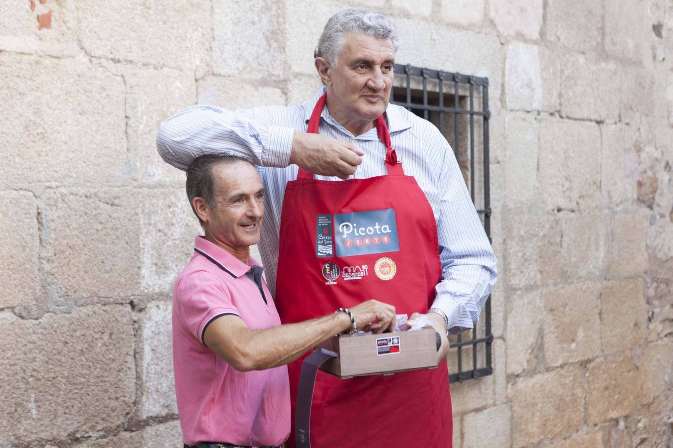 Fernando Romay cocina con cerezas del Jerte en Cáceres