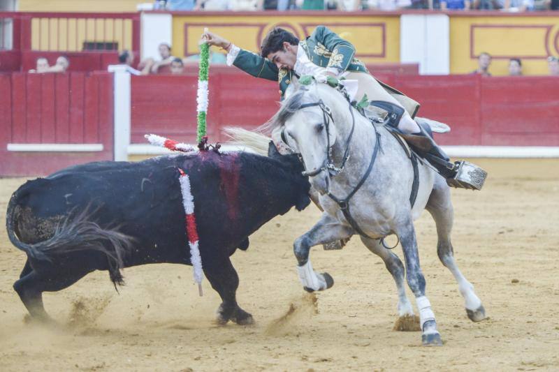 Las mejores imágenes de la corrida de rejones