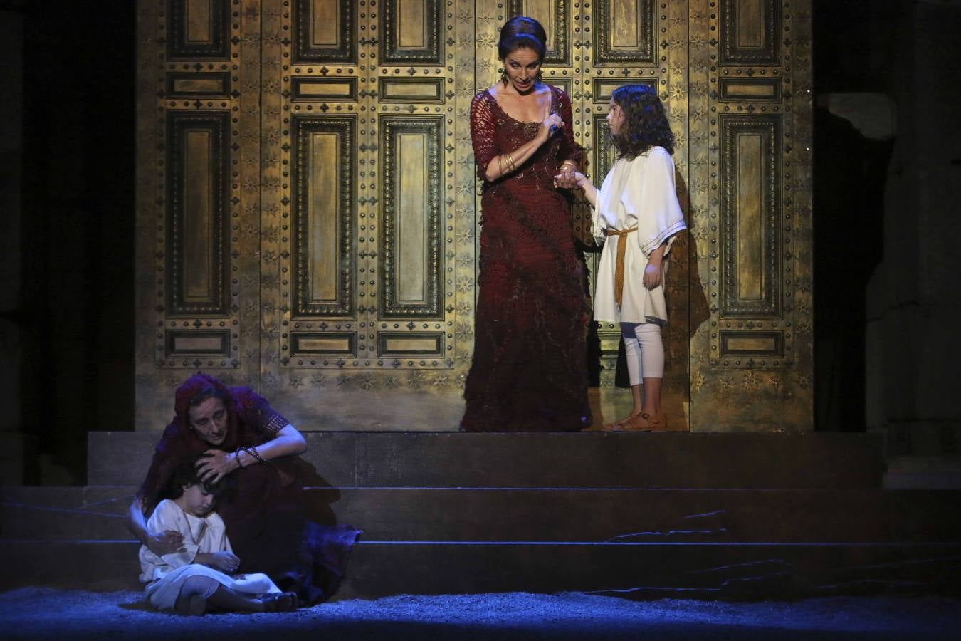 Ensayo de Medea, entre el mito y lo terrenal