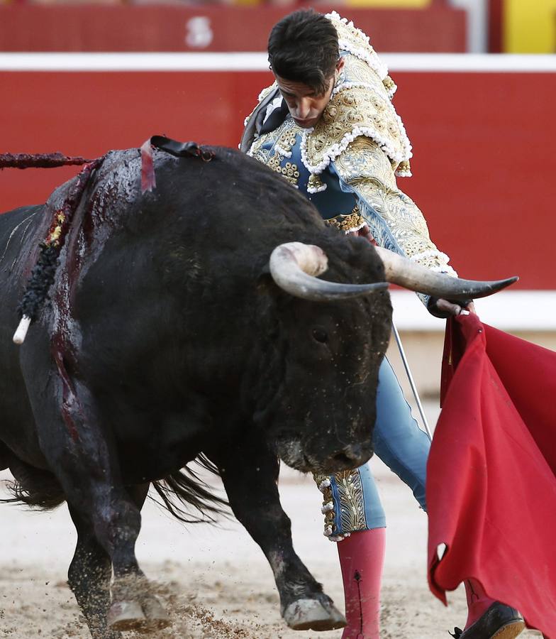Talavante, silenciado por el lote que le tocó en Pamplona