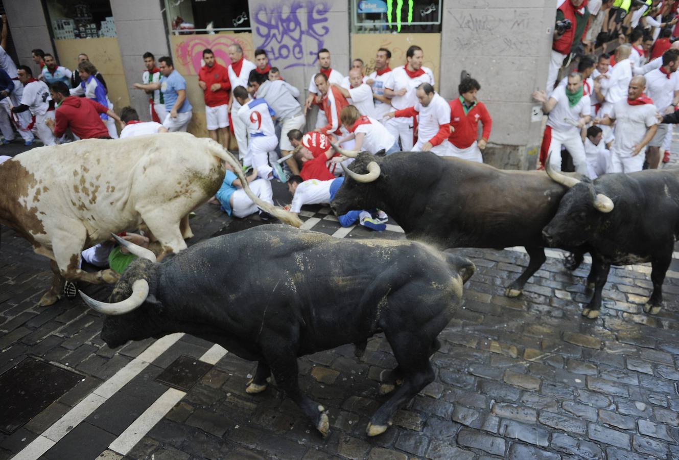 Limpio sexto encierro de Sanfermines