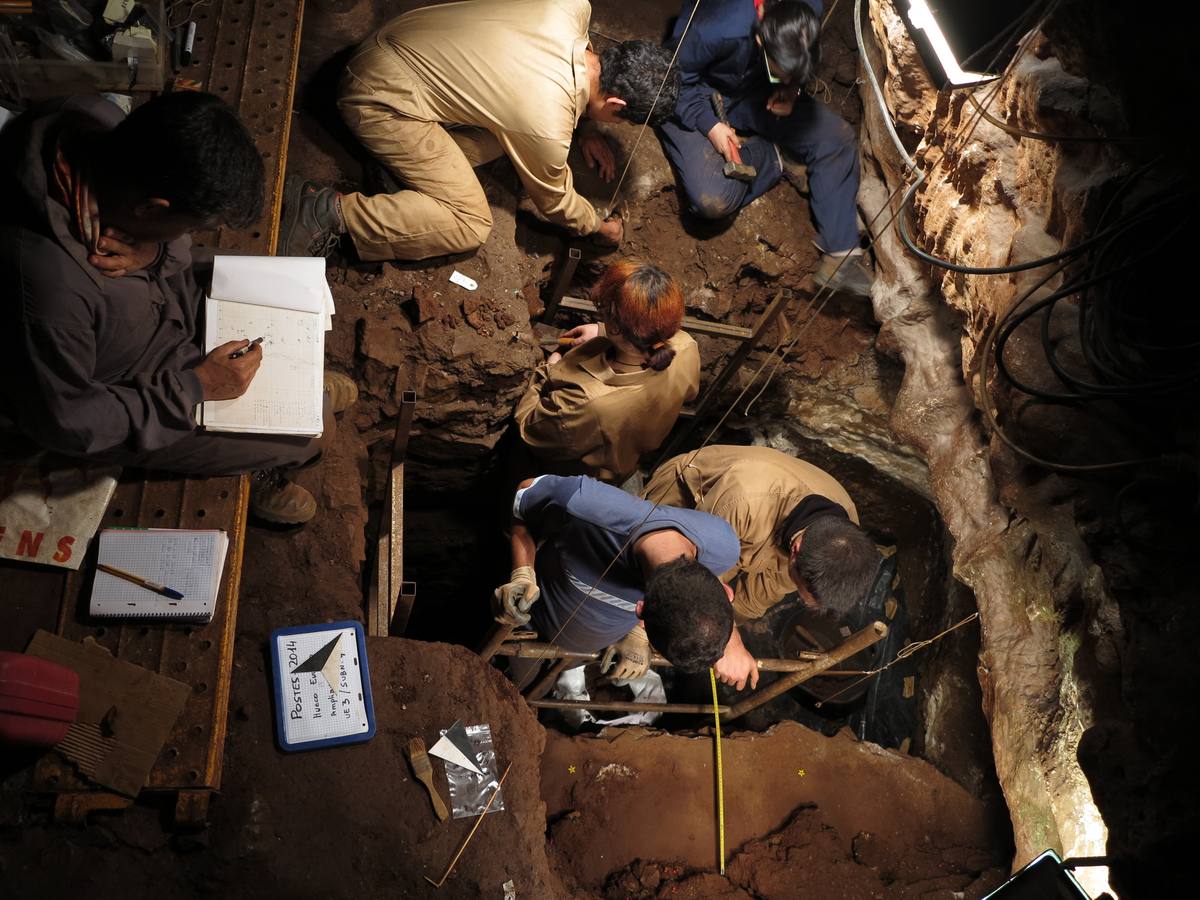 La excavación en las cuevas de Fuentes de León