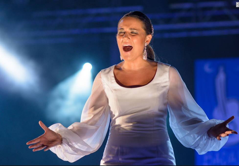 Celia Romero en las Fiestas del Emigrante de Helechosa de los Montes (Badajoz). 