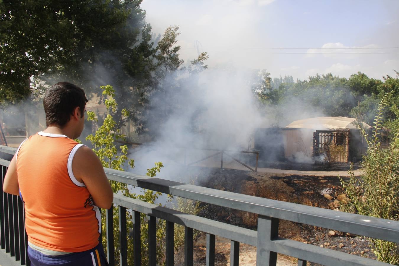 Un incendio arrasa la escuela taller municipal en la Ribera del Marco