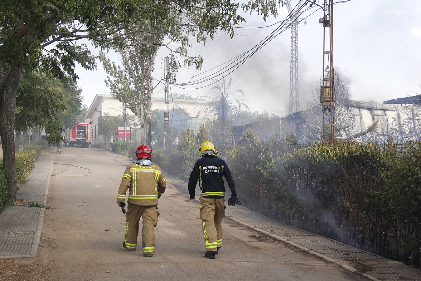 Un incendio arrasa la escuela taller municipal en la Ribera del Marco