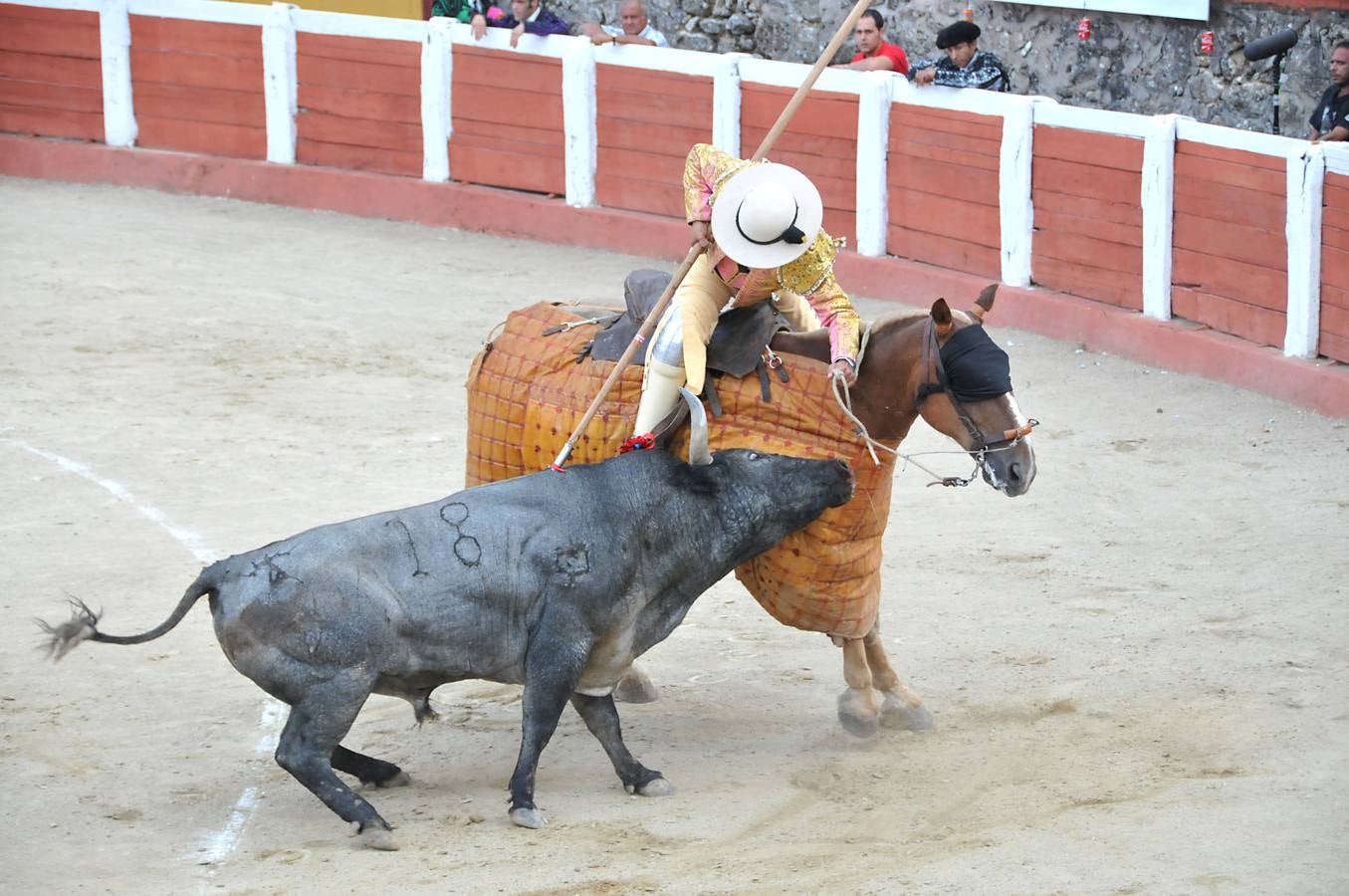 Encerrona de De Justo en Hervás