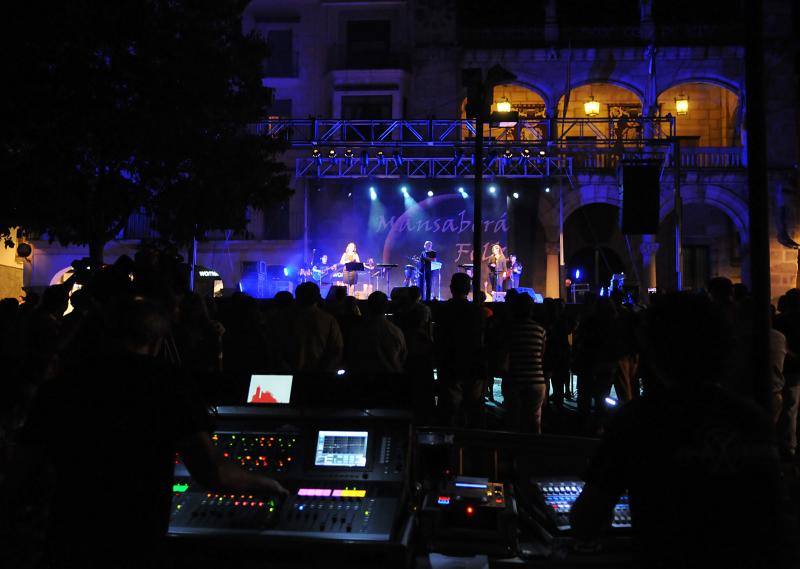 La segunda jornada del festival Folk de Plasencia, en imágenes