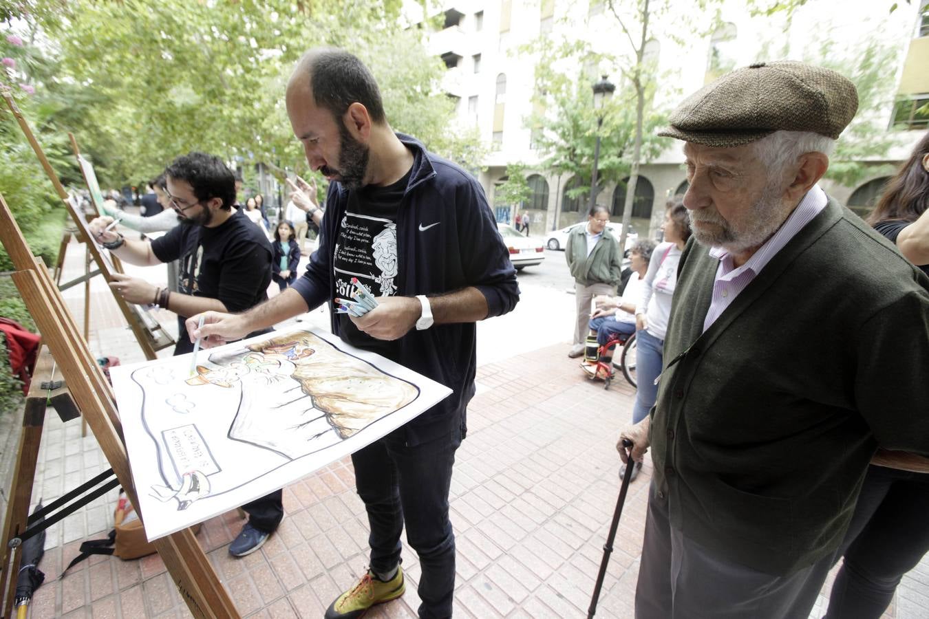 Domingo, 4 de octubre: Un tebeo XXL para la Sierra de Gata. La asociación 'Extrebeo' pretende mostrar a la sociedad el valor del dibujo y la ilustración y darlo a conocer. Una veintena de dibujantes pusieron el broche final a la VI Salita del Cómic. Fotografía Lorenzo Cordero