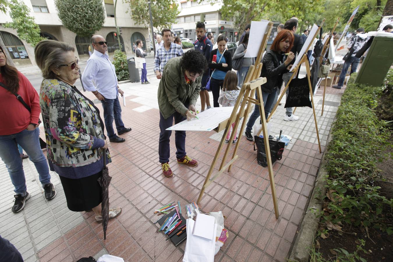 Domingo, 4 de octubre: Un tebeo XXL para la Sierra de Gata. La asociación 'Extrebeo' pretende mostrar a la sociedad el valor del dibujo y la ilustración y darlo a conocer. Una veintena de dibujantes pusieron el broche final a la VI Salita del Cómic. Fotografía Lorenzo Cordero