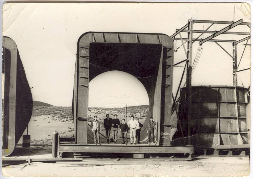 Estructuras que se usaron en los trabajos de construcción de la presa de Torrejón. Fotografía: Mª dCarmen Flórez. Fotos cedidas por C.D. Monfragüe