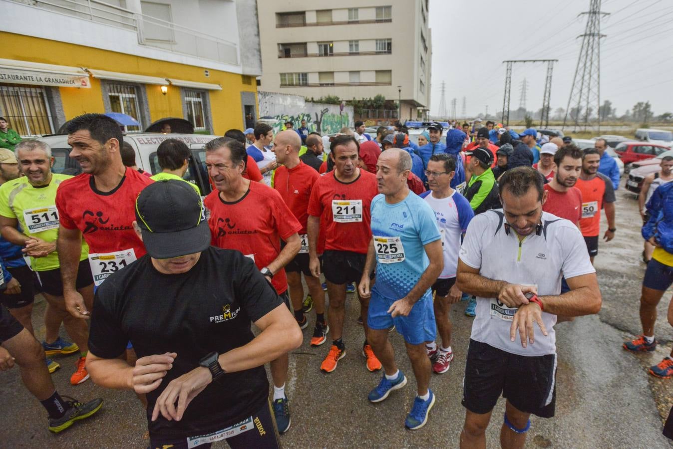 Búscate en las fotos de la I carrera de la prensa de Badajoz