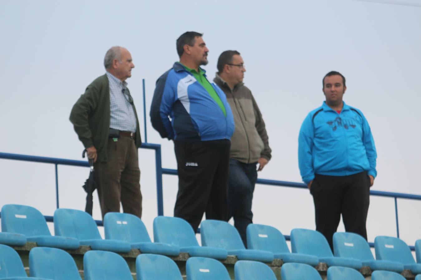 El Villanovense prepara a destajo su estadio para el partido contra el Barça