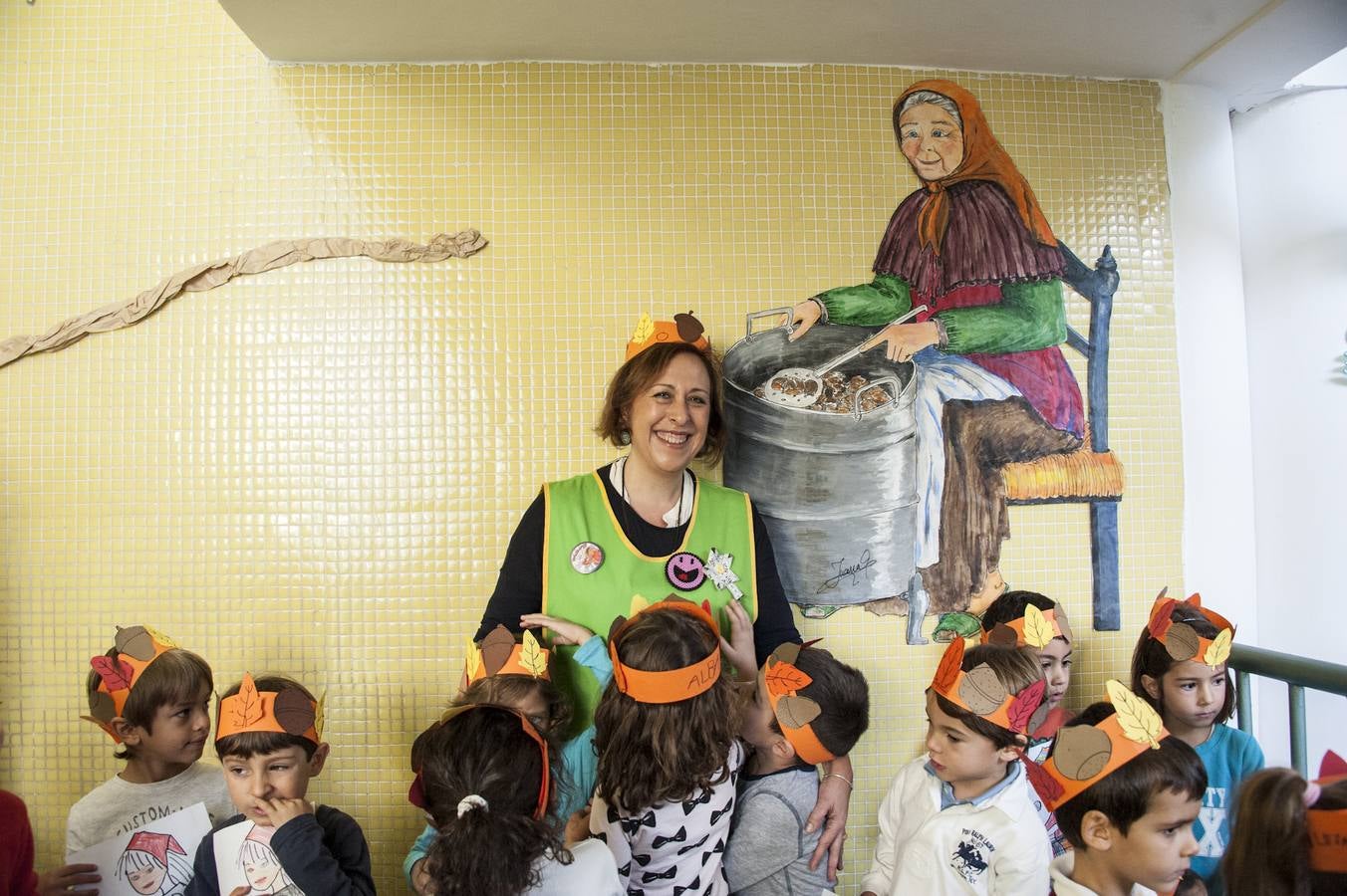 Los escolares del colegio Enrique Segura Covarsí de Badajoz preparan las actividades de Halloween. Fotografía: Pakopí