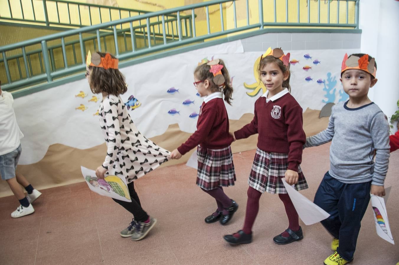 Los escolares del colegio Enrique Segura Covarsí de Badajoz preparan las actividades de Halloween. Fotografía: Pakopí