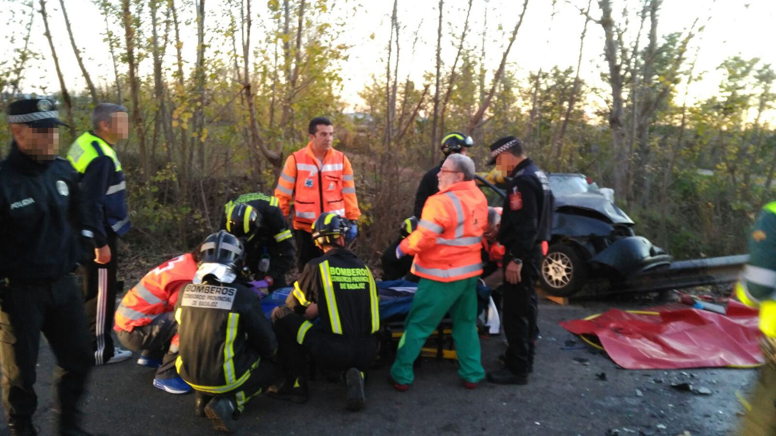 Dos heridos graves en un accidente entre Montijo y Torremayor