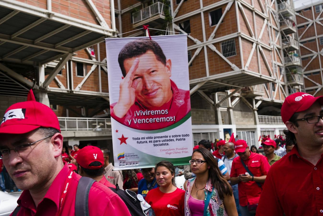 Seguidores chavistas durante el cierre de campaña electoral en Venezuela.