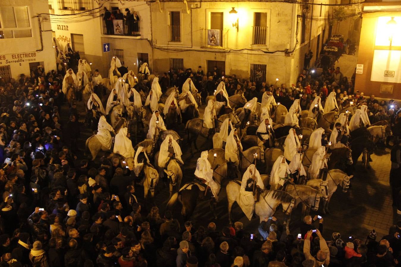 Torrejoncillo celebra su encamisá