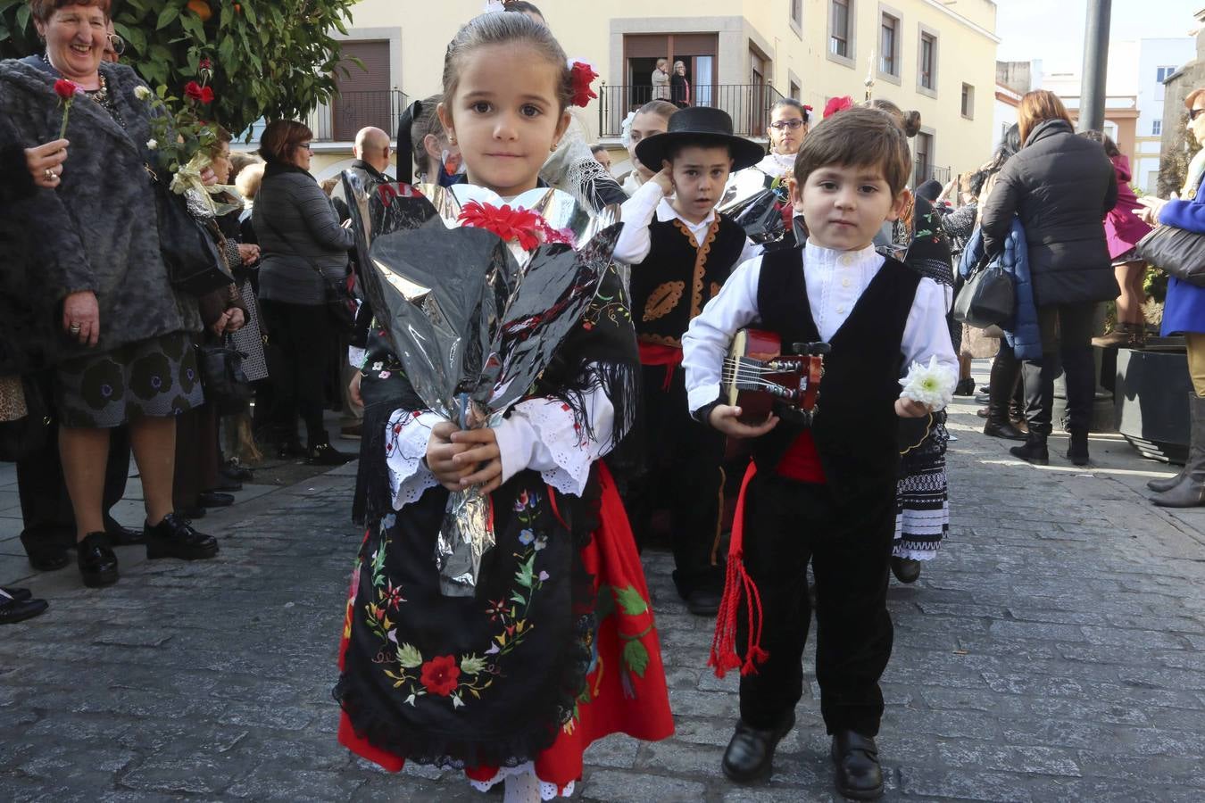 Santa Eulalia procesiona desde la Concatedral de Mérida