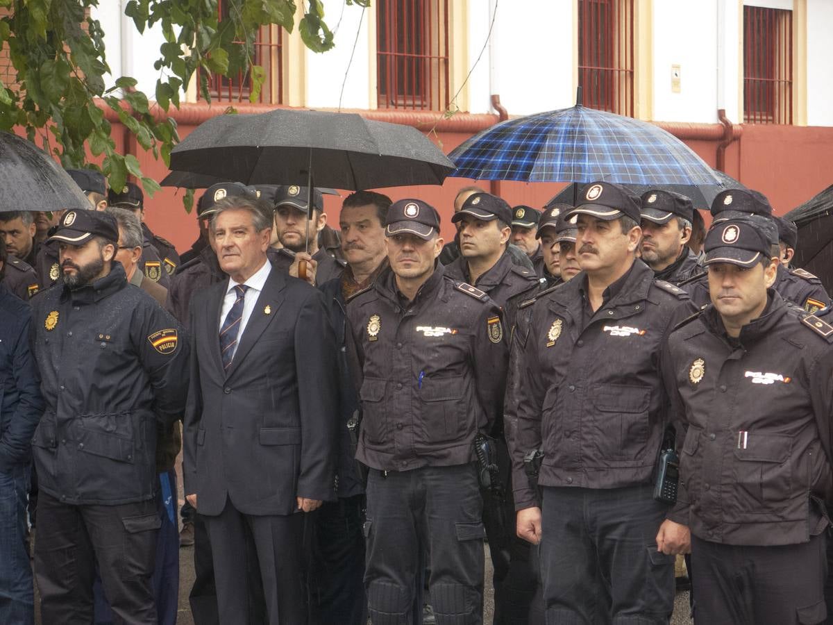 Minuto de silencio en Badajoz. Fotografía: Pakopí