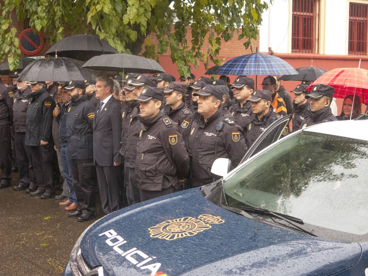 Minuto de silencio en Badajoz. Fotografía: Pakopí