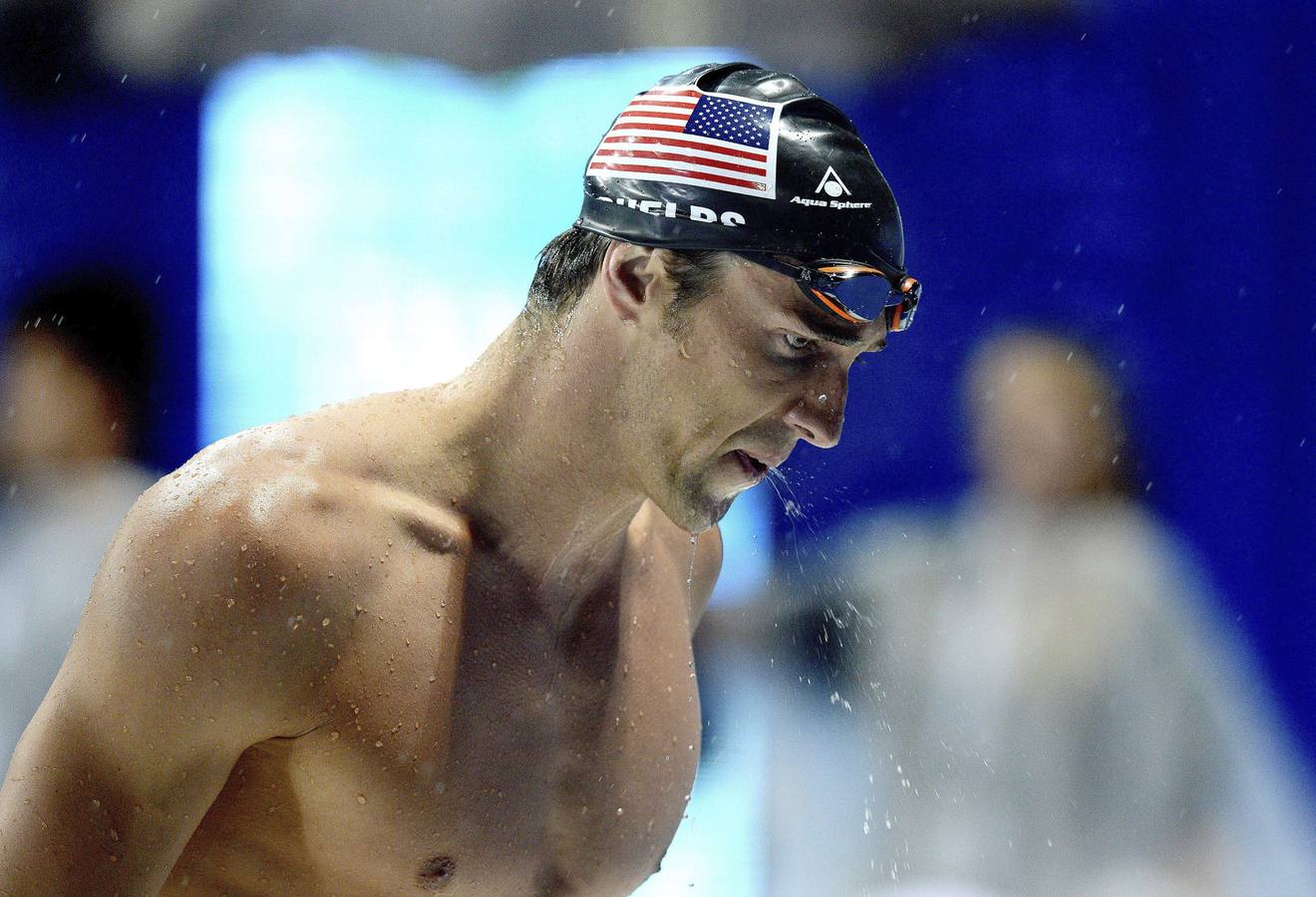 Phelps vuelve a las piscinas para seguir agrandando su leyenda en Rio. La estrella de la natación mundial Michael Phelps afronta en 2016 el reto de aumentar su palmarés olímpico en los Juegos de Rio. Ganador de 22 medallas en los Juegos de Atenas, Pekín, y Londres, 18 de ellas de oro, el atleta más exitoso de la historia del olimpismo quiere emerger luego de unos meses difíciles, cuando quedó fuera del equipo de Estados Unidos en el Campeonato Mundial por haber sido sorprendido conduciendo en estado de embriaguez. En Rio vivirá sus quintos Juegos Olímpicos meses después de haber sido padre por vez primera.