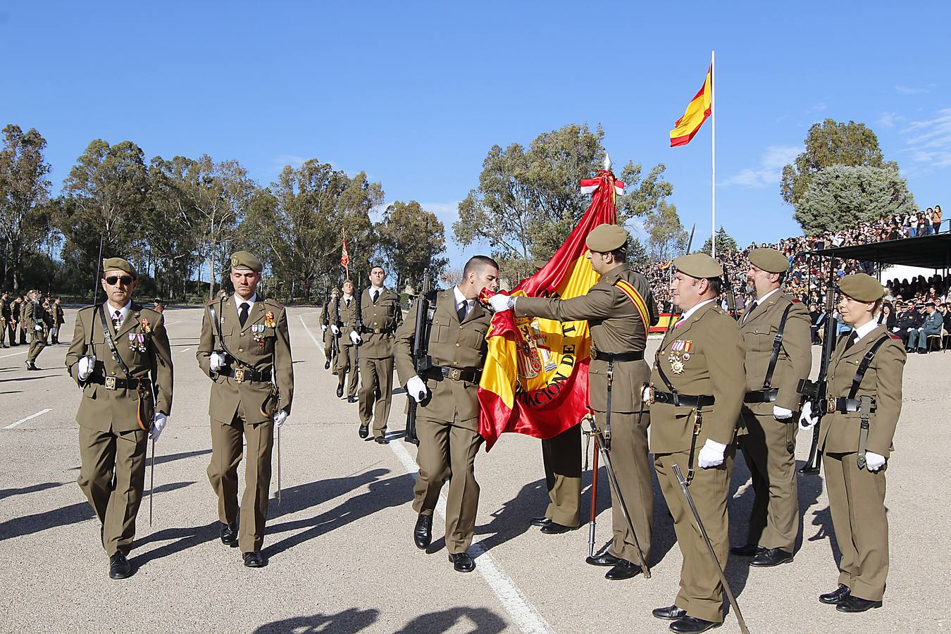 599 jóvenes soldados juran bandera en Cáceres