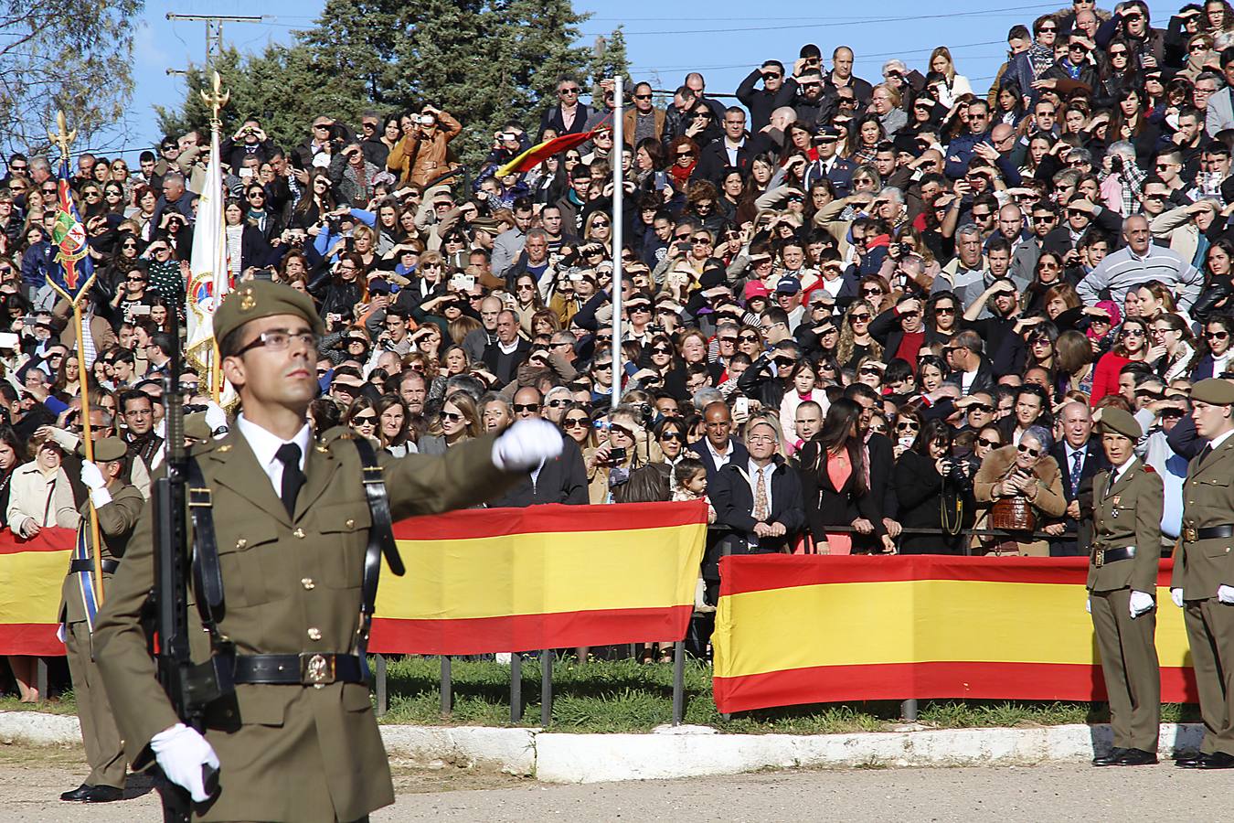 599 jóvenes soldados juran bandera en Cáceres