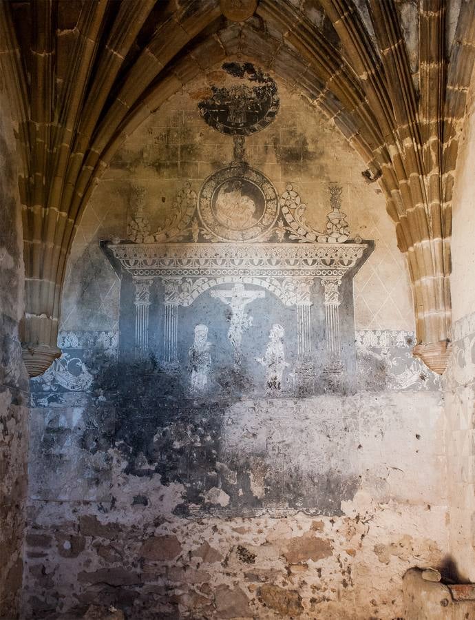 Calvario esgrafiado en la sacristía