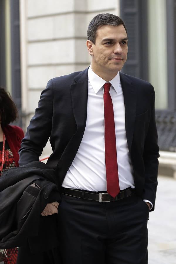 El secretario general del PSOE, Pedro Sánchez, llega al Congreso de los Diputados.