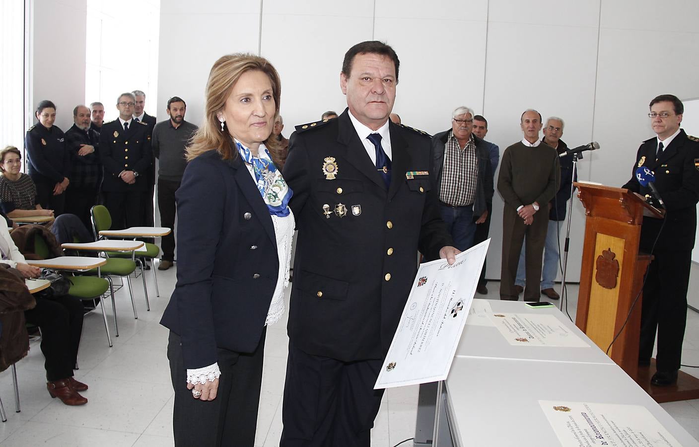 Homenaje a once policías nacionales en el 192 aniversario de la creación del Cuerpo