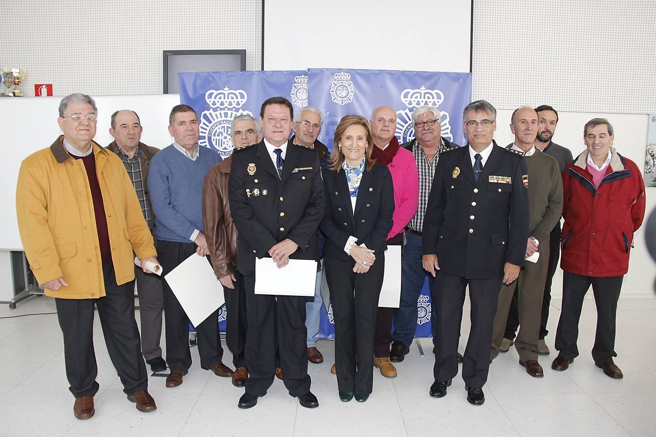 Homenaje a once policías nacionales en el 192 aniversario de la creación del Cuerpo