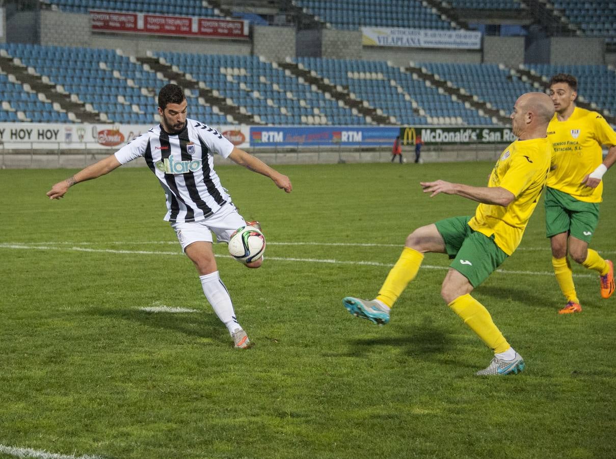 El CD Badajoz empata con el Olivenza