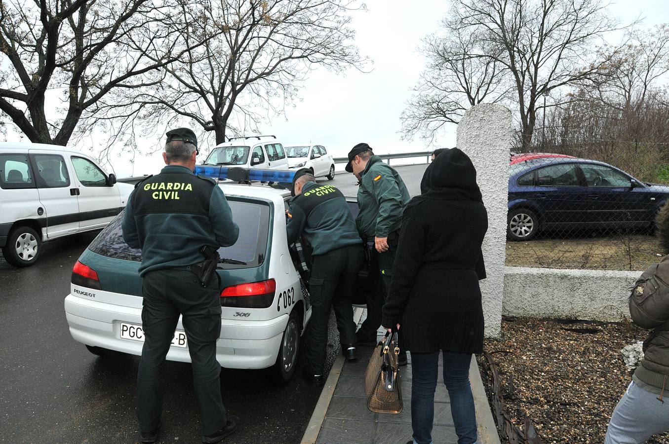 Jueves, 21 de enero: La jueza decretó prisión sin fianza para el feriante que mató a su empleado en Coria. Los conocidos del homicida y de la víctima mantienen que sus relación era más familiar que de amigos. Fotografía: David Palma