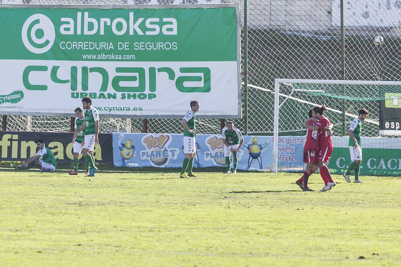 Cacereño 0- Somozas 2