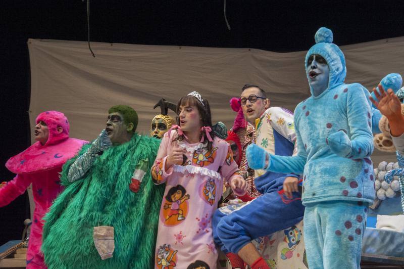 Actuación de la murga Ese es el espíritu.