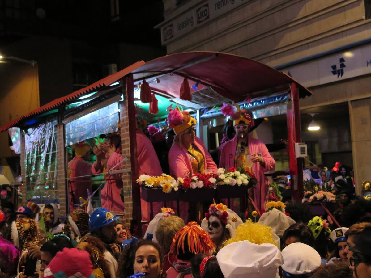 Noche de sábado de Carnaval en Badajoz