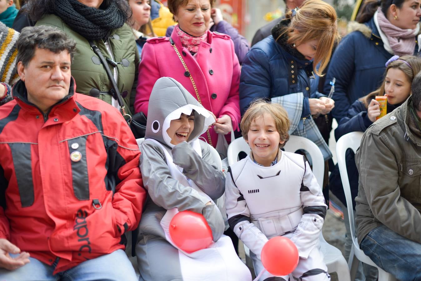 Ambiente en el desfile de comparsas de Badajoz 2016