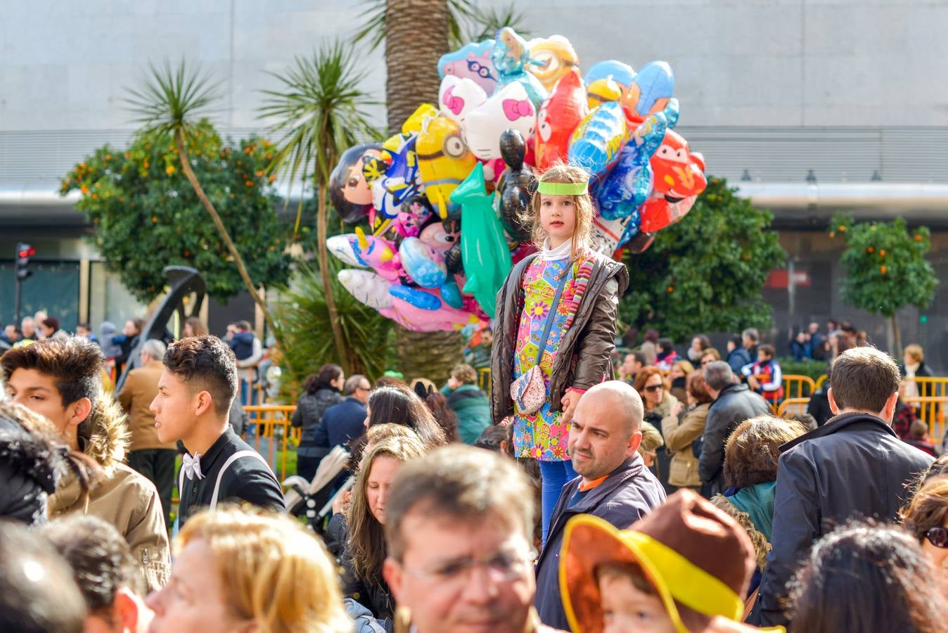 Ambiente en el desfile de comparsas de Badajoz 2016