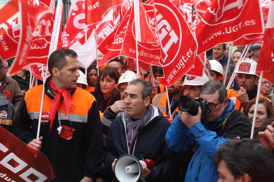 Concentración contra el cierre de la mina Aguablanca en Monesterio