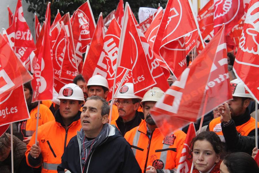 Concentración contra el cierre de la mina Aguablanca en Monesterio