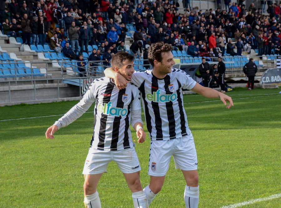 El CD Badajoz se impone al Don Benito