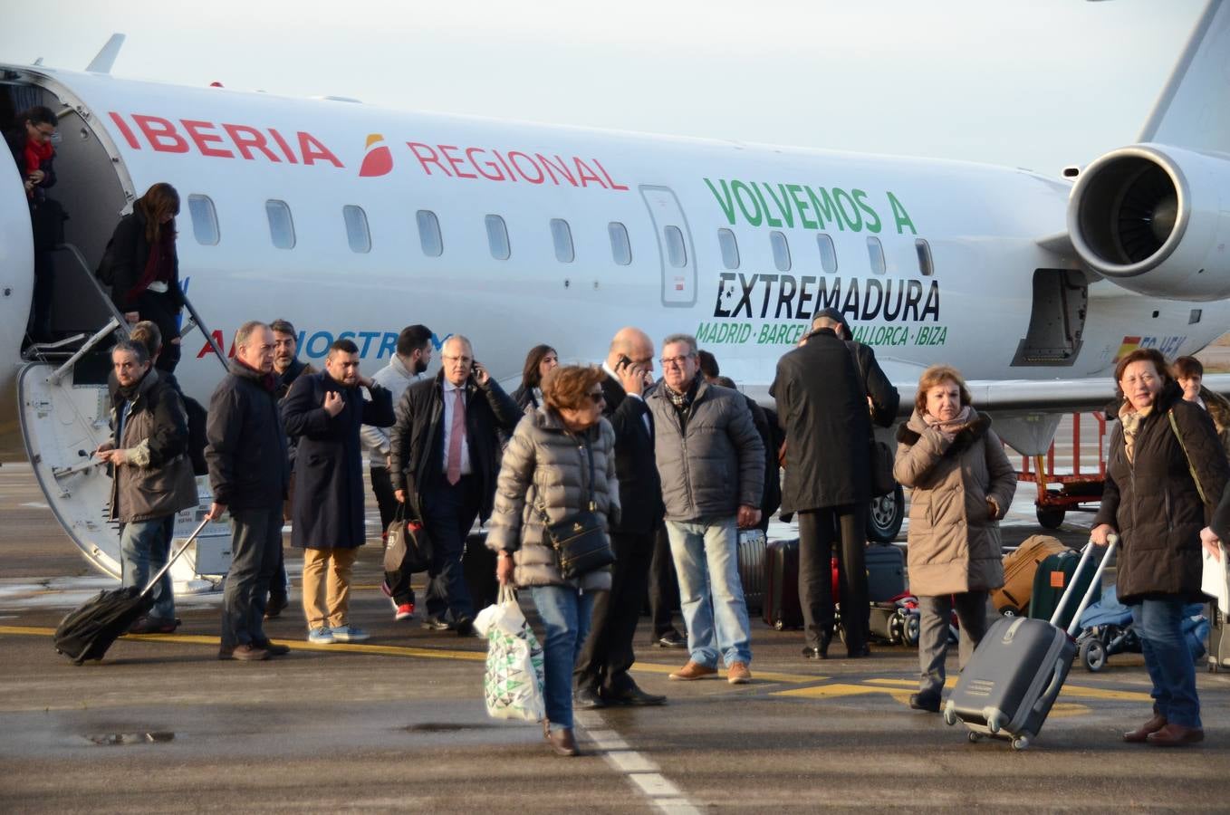 Badajoz recupera los vuelos con la llegada de 44 pasajeros de Barcelona