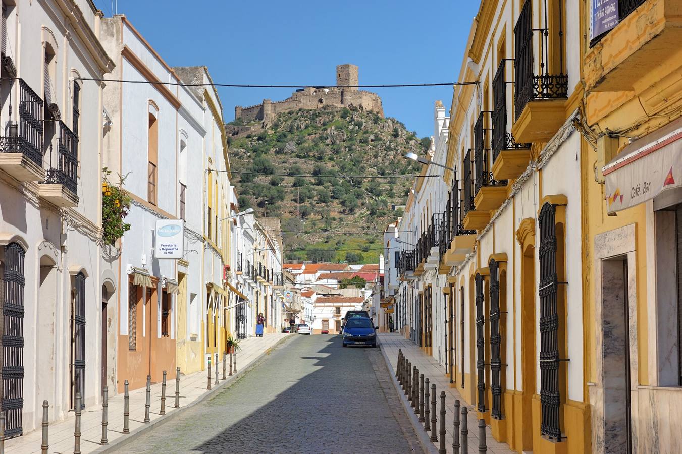 Alconchel, a los pies del castillo de Miraflores