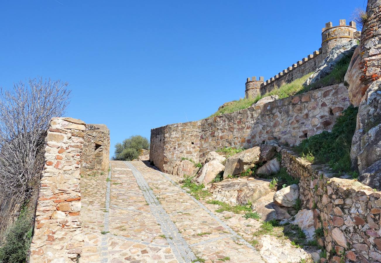 Alconchel, a los pies del castillo de Miraflores