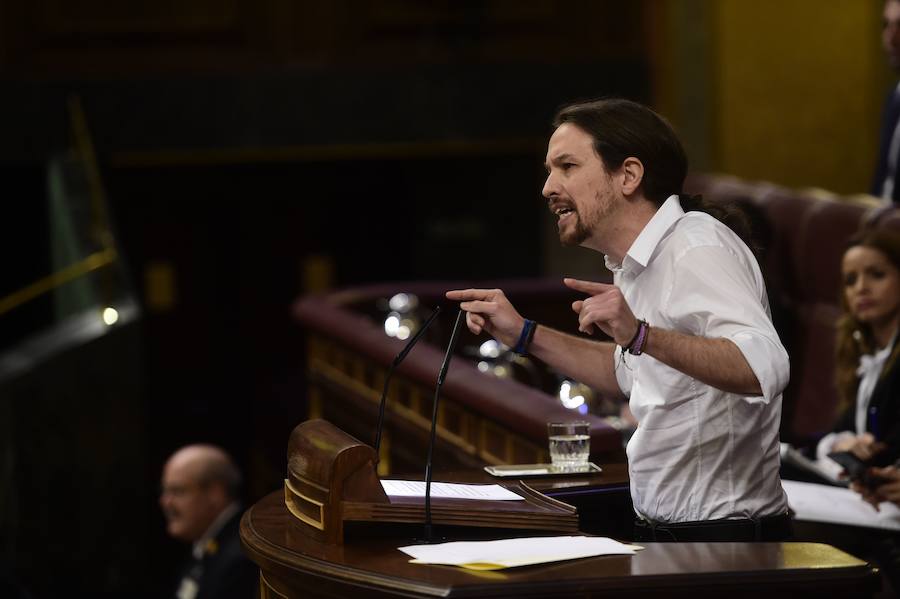 El líder de Podemos, Pablo Iglesias, durante su intervención en la segunda jornada de investidura del candidato socialista, Pedro Sánchez.