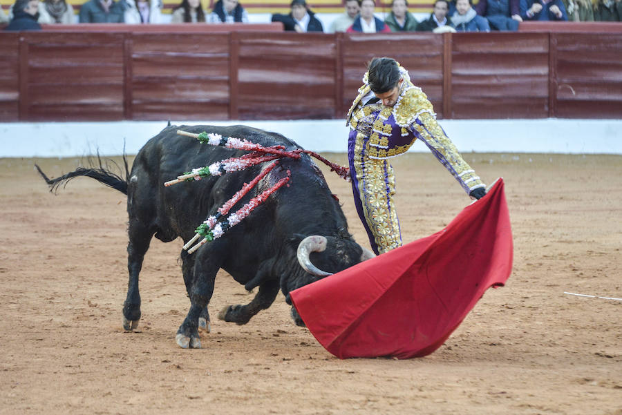 Talavante abre la puerta grande de Olivenza