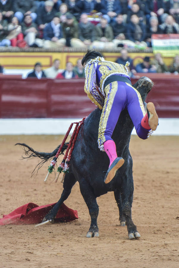 Talavante abre la puerta grande de Olivenza